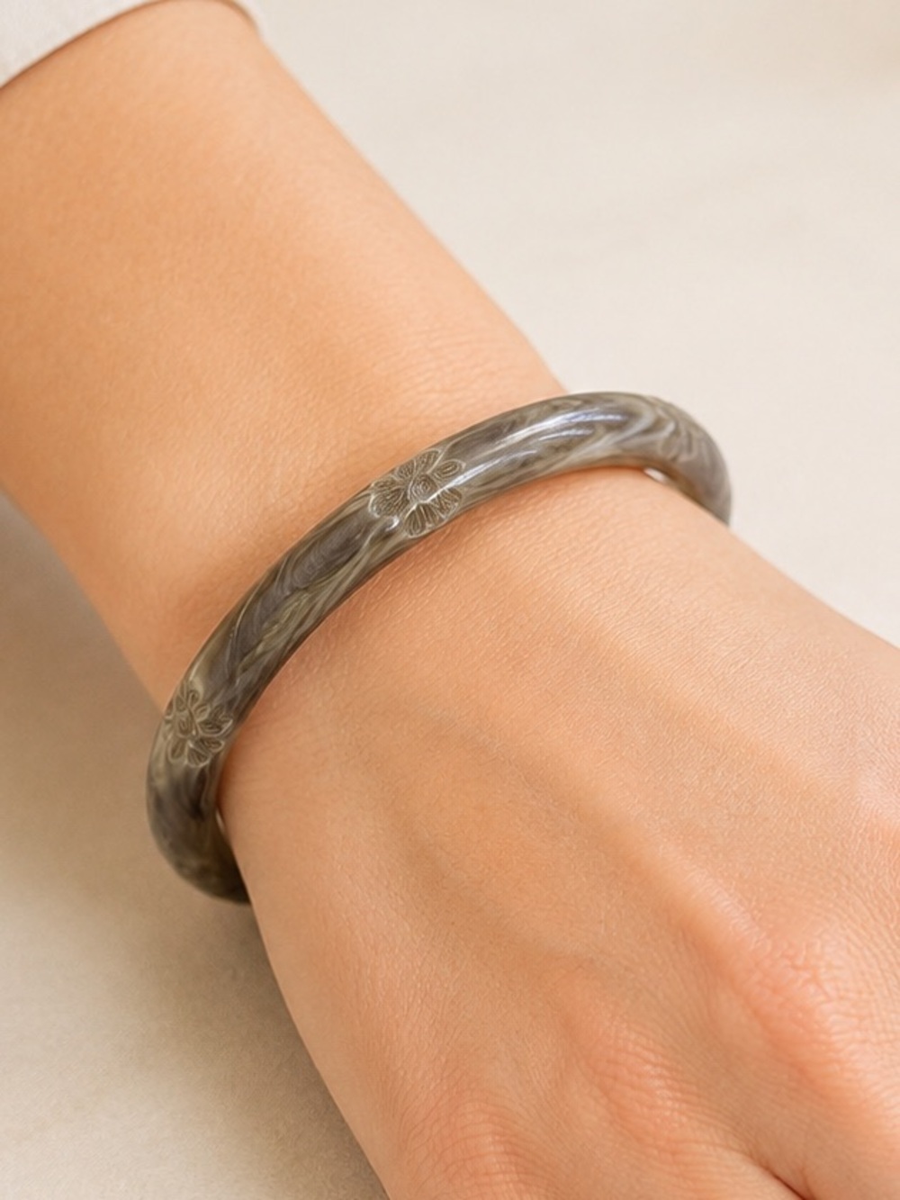 Vintage Marbled Brown Floral Etched Lucite Style Bangle Bracelet